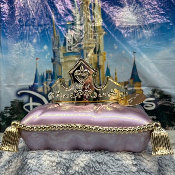 Disney Princess BBW Aurora Crown Pillow Cushion Pedestal 3-Wick Candle Holder - Picture 1 of 7